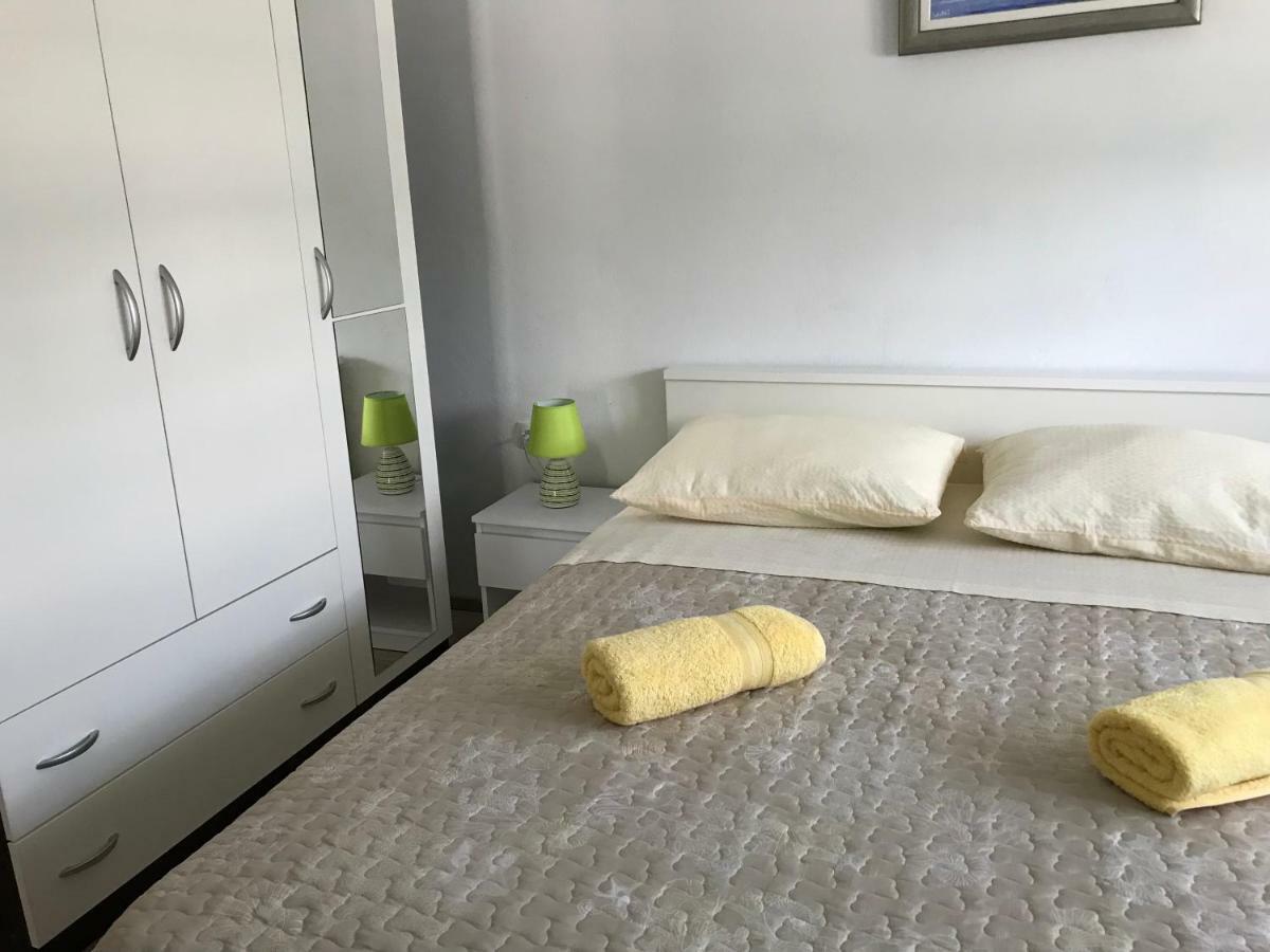 Donji Okrug  Apartman Mirjana With Terrace And Free Parking מראה חיצוני תמונה